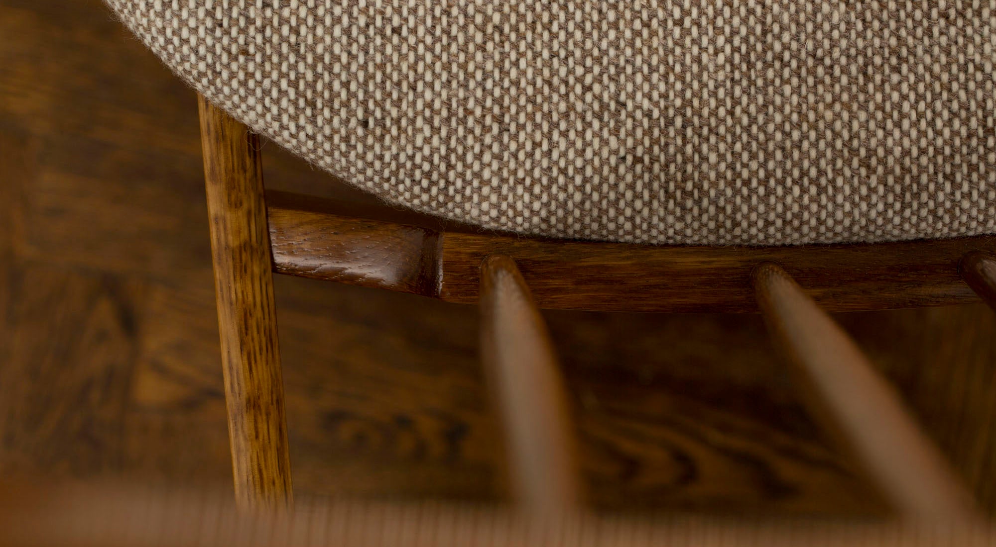 Comb Back Chair CHR-05A