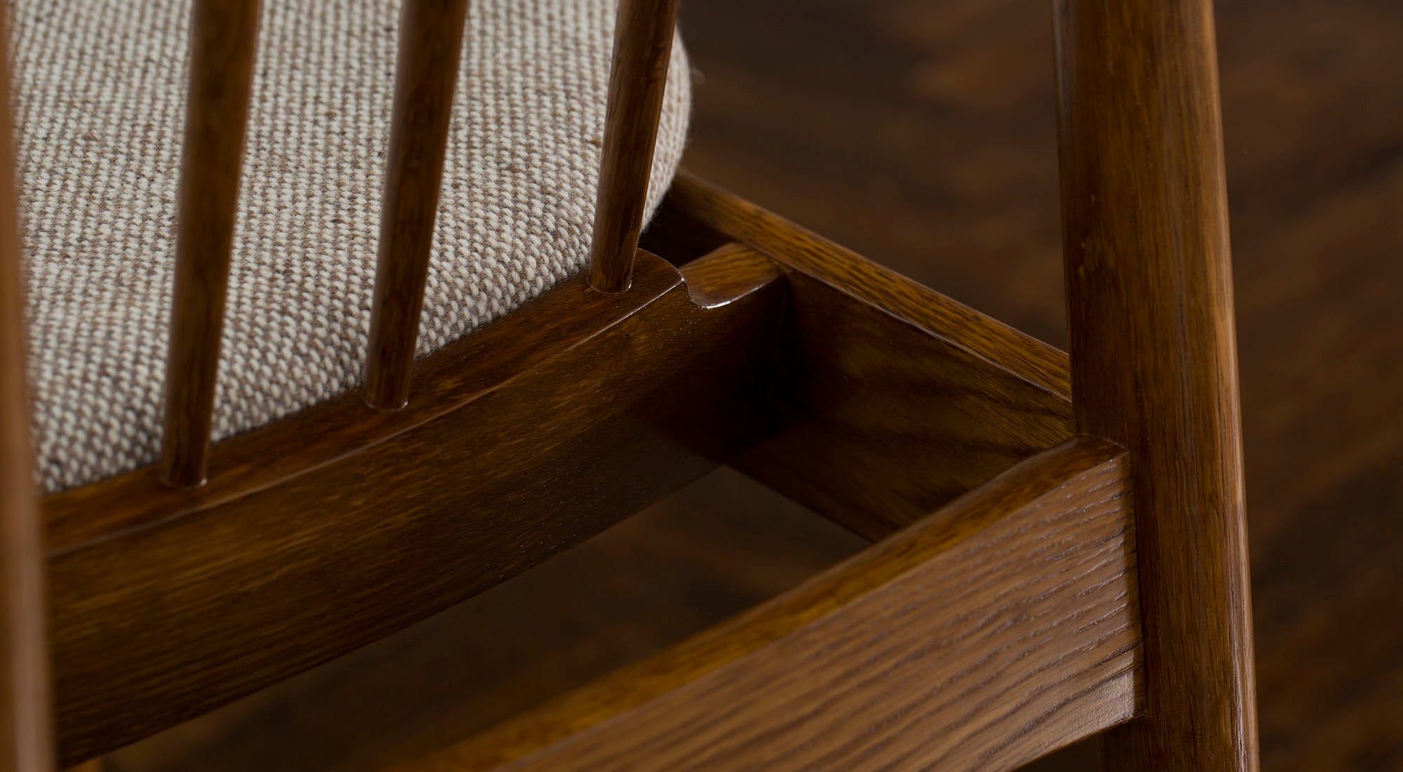 Comb Back Chair CHR-05A