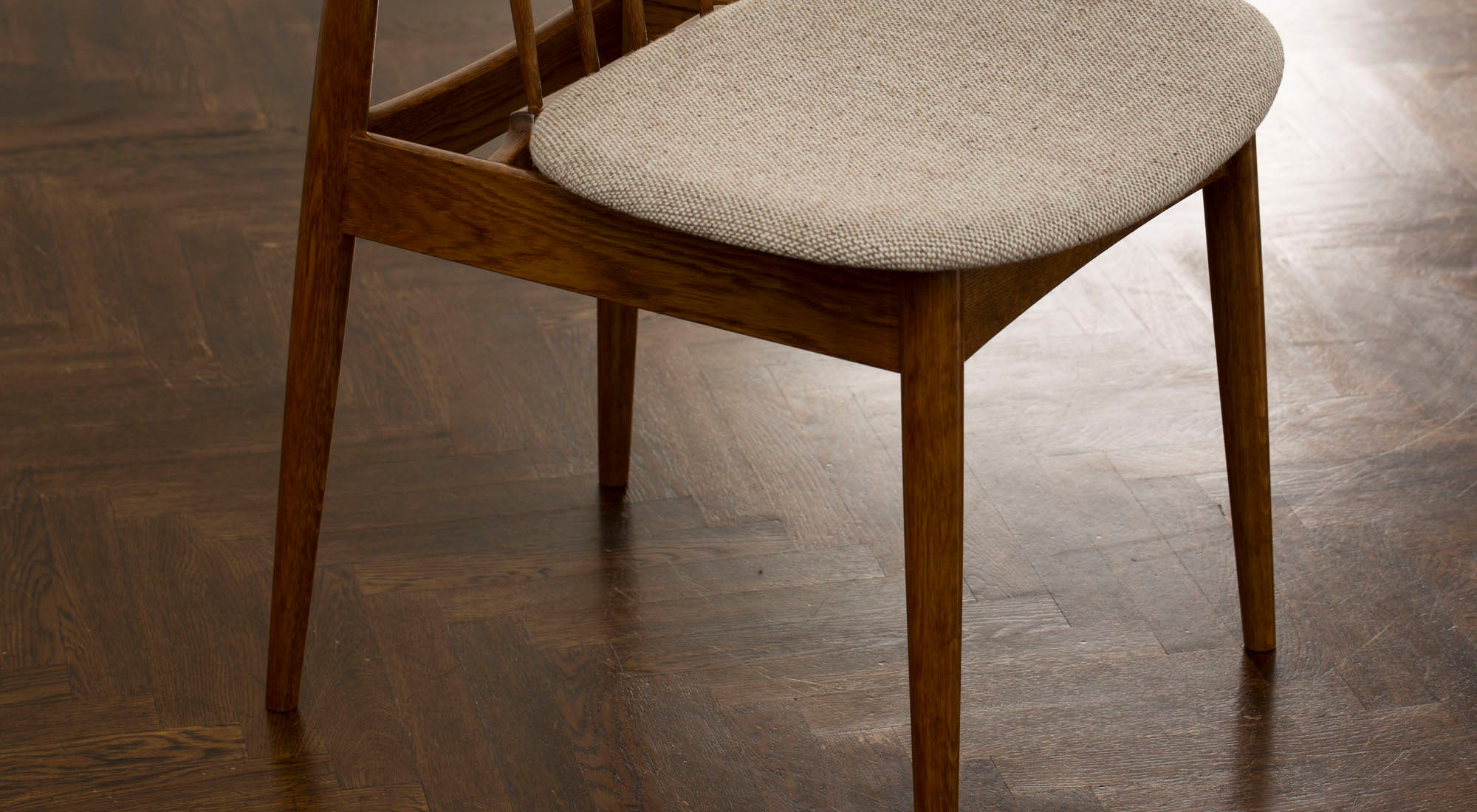 Comb Back Chair CHR-05A