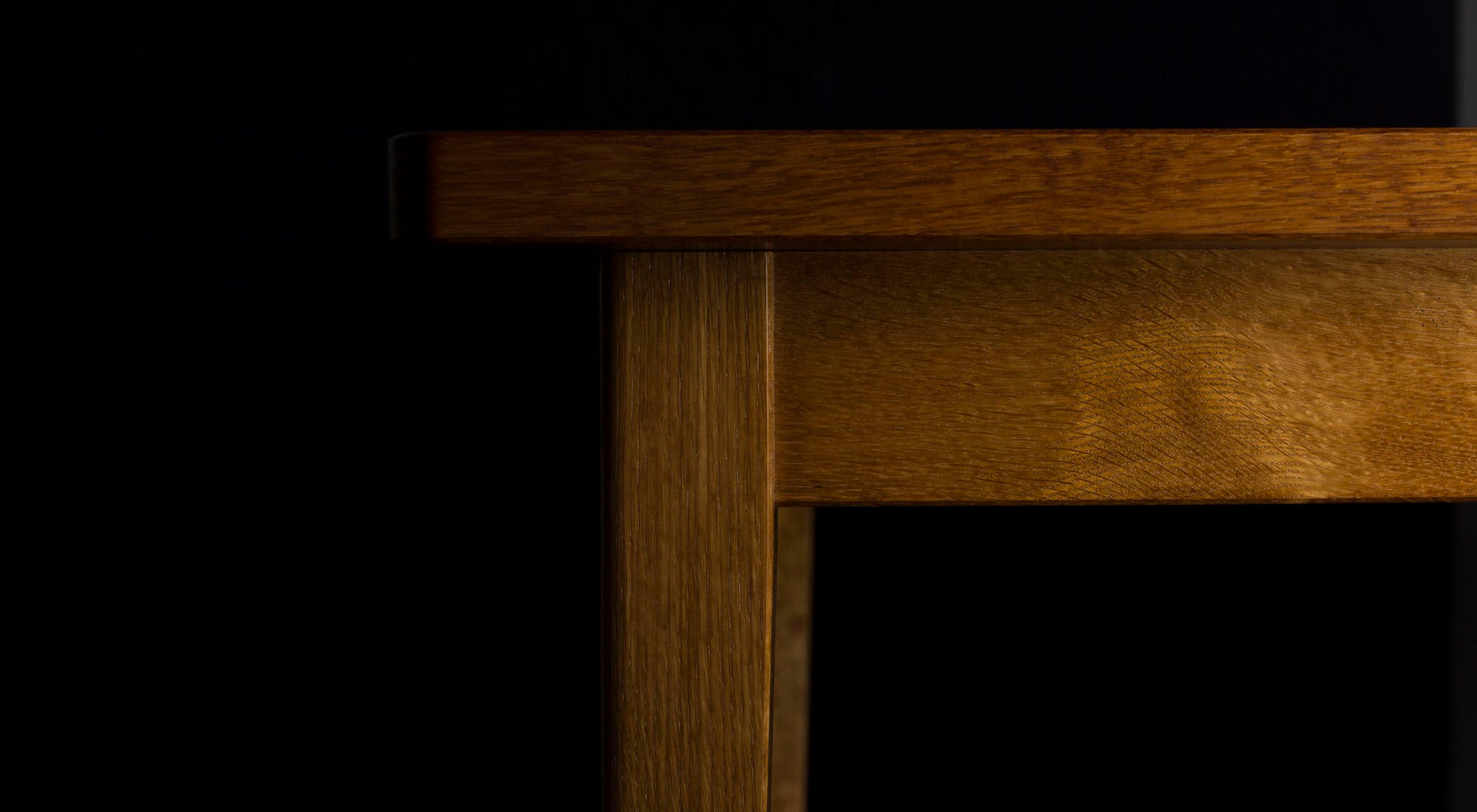 Standard Table DNT-01D