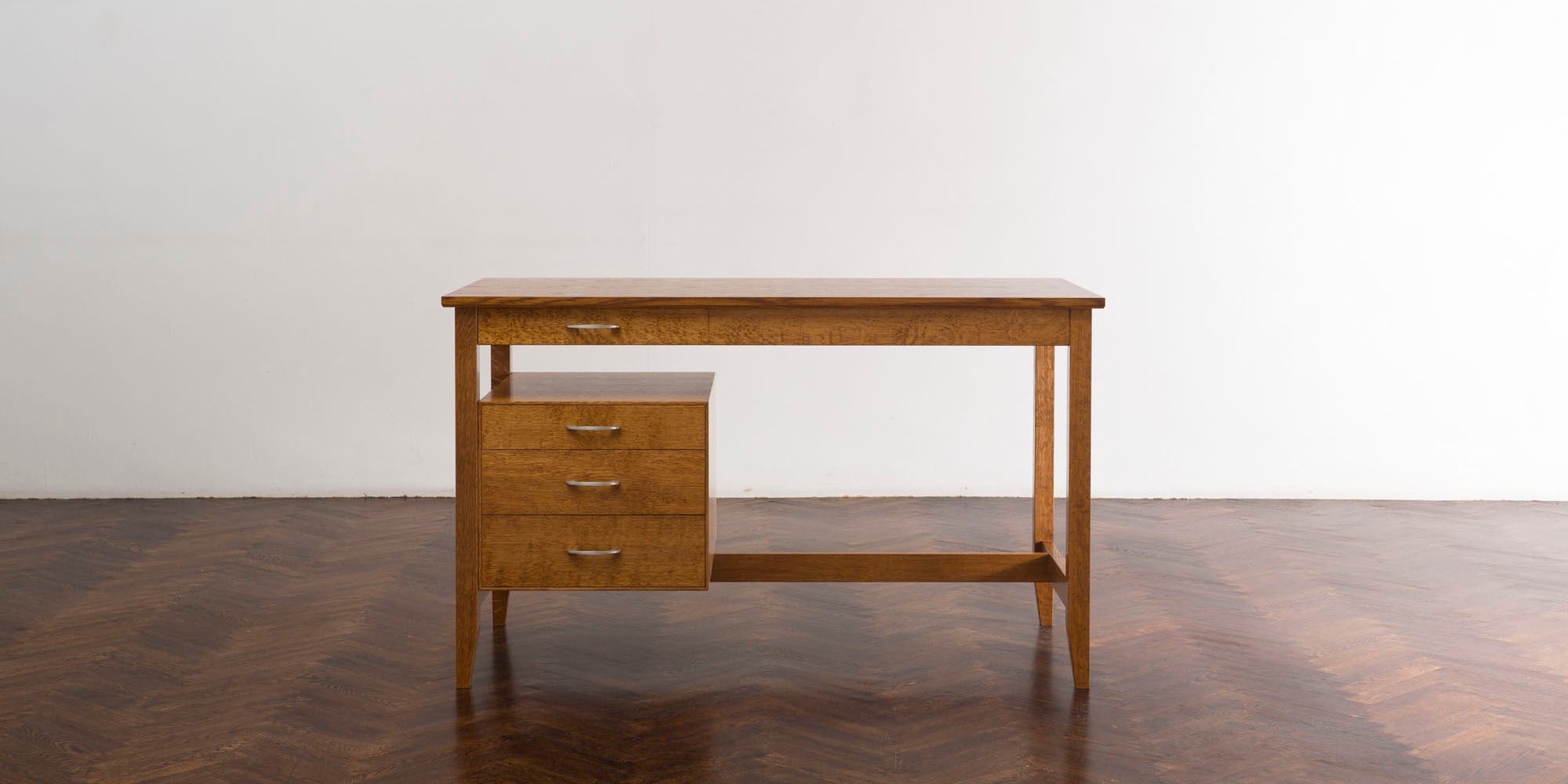 Standard Desk DSK-01D-4LD