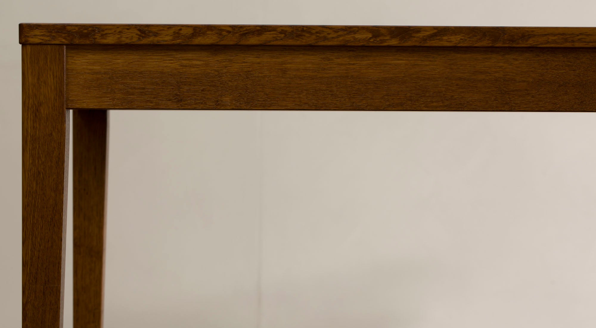 Session Table DSK-04B