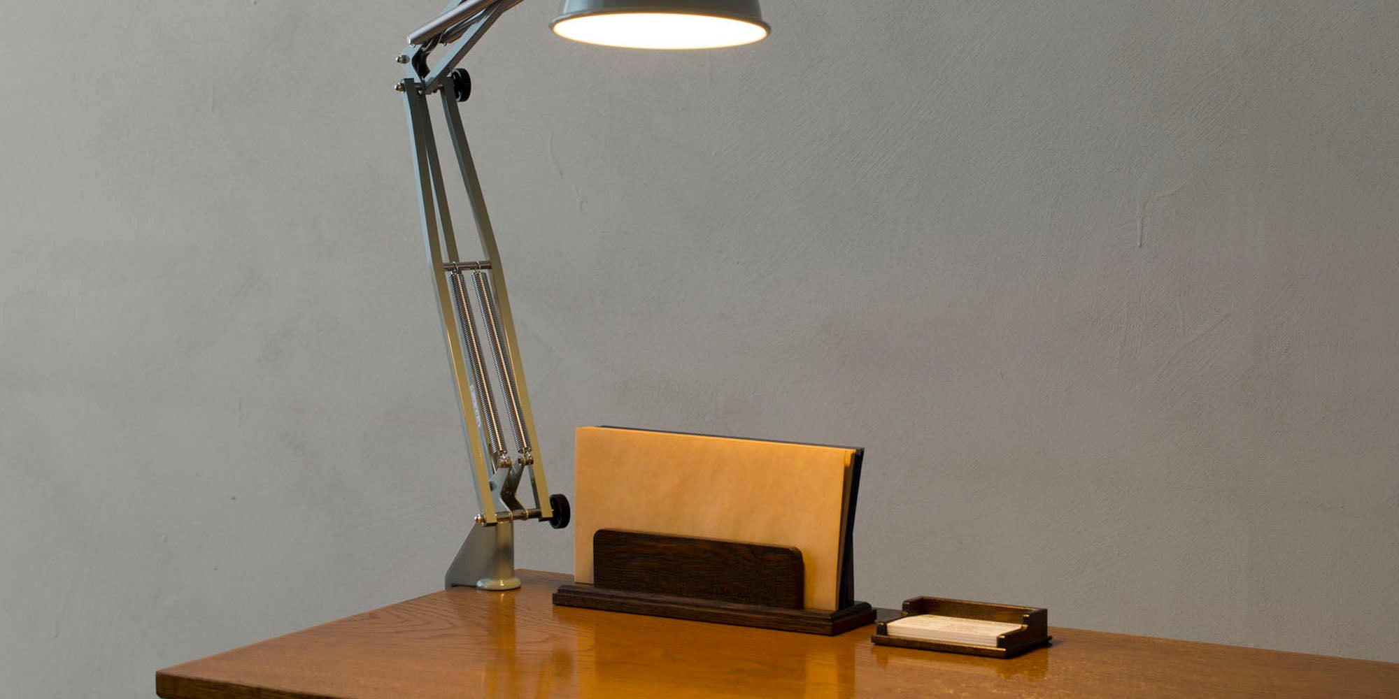 Letter Stand LTS-01B