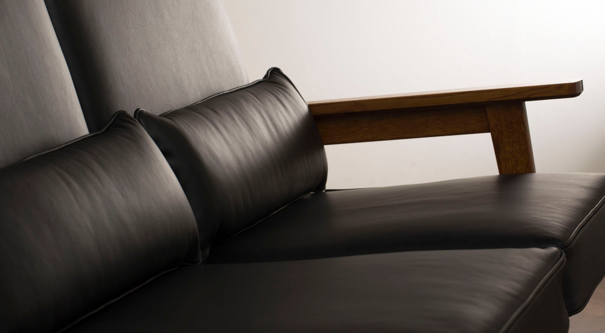 Wood Frame Sofa SFA-03C-3P