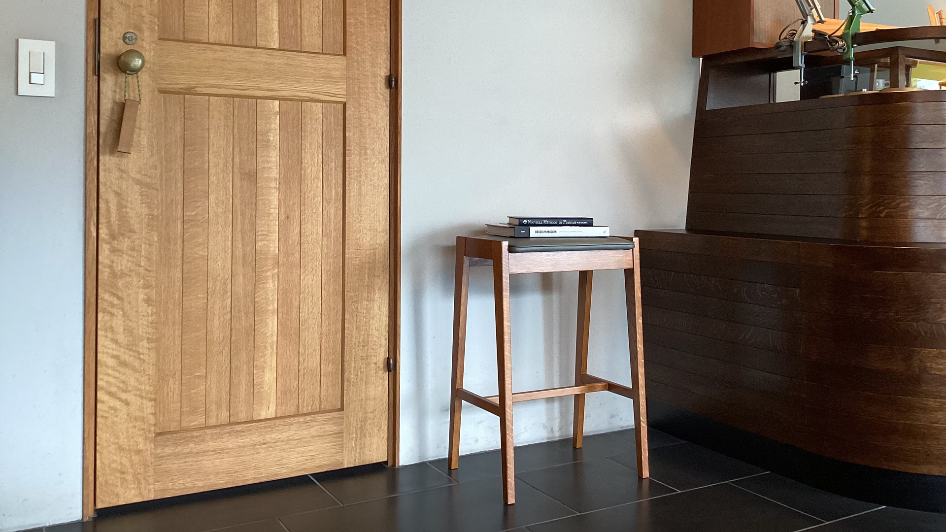High Stool - STANDARD TRADE. CO.,LTD.